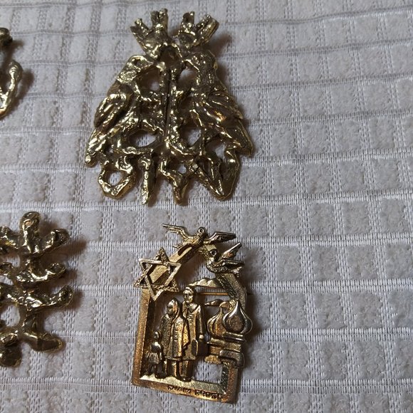 Judaica Art Set of 5 Brooches Signed - Picture 9 of 16